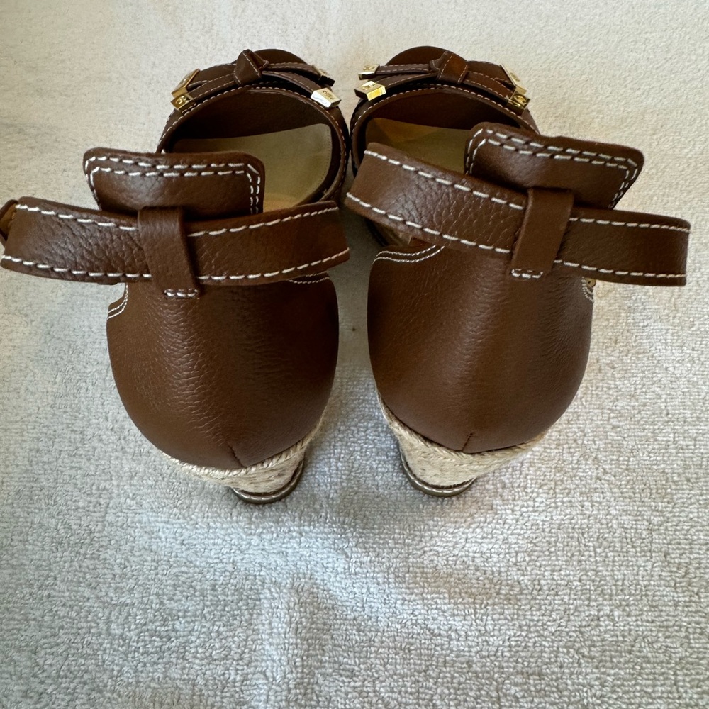 Micael Kors brown Wedge Sandals worn once. Size 11 - Picture 10 of 10